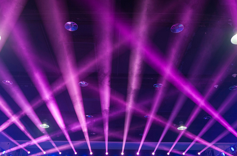 Illumination Stage, Shadow Shaping Feast - An Analysis of the Art and Technology